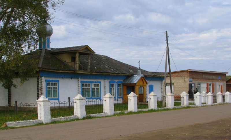 Файл:Church and shop in Voronovo (Kozhevnikovskiy raion of Tomsk Oblast).jpg