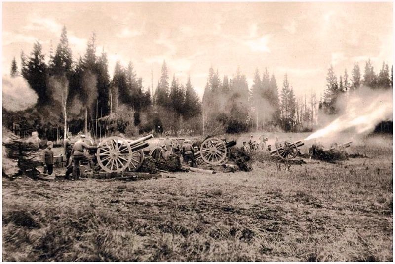 Файл:Артиллерия белых в бою (1919).jpg
