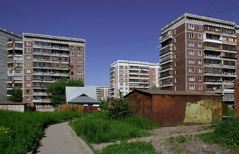 Файл:Двор-между-Киевской-и-Комсомольским---IMG 1519.jpg