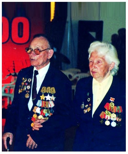 Файл:АВ и ЮИ Косовы (2000-г).jpg