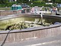 Чистка фонтана на набережной Ушайки.jpg