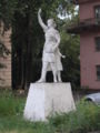 пр. Комсомольский, 63-А: Скульптура «Женщина и мальчик» напротив Манометрового завода
