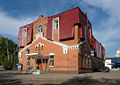 «Улучшенное» надстройкой 2005 года здание солдатской столовой «Красных казарм» Северного городка. Адрес «Северный городок, 6», он же — «улица Пушкина, 71».