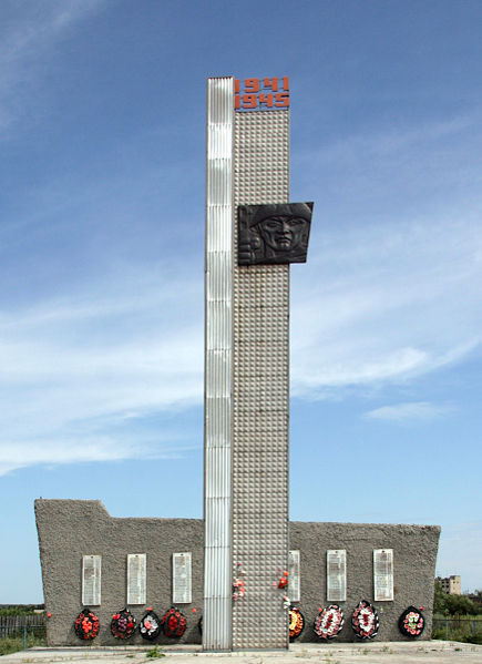 Файл:Памятник ВОВ в Вороново - IMG 5486 1.jpg