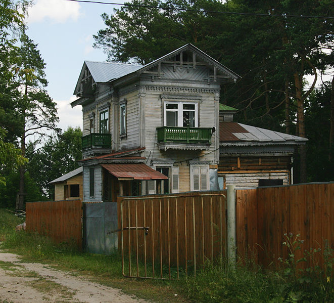 Файл:Дом в Тимирязево на Октябрьской - IMG 4050 1.jpg