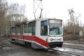 Трамвай модели КТМ-8 бортовой № 310 в Томске, на остановке Восточная (Троллейбусное депо). Фото: Илья Плеханов