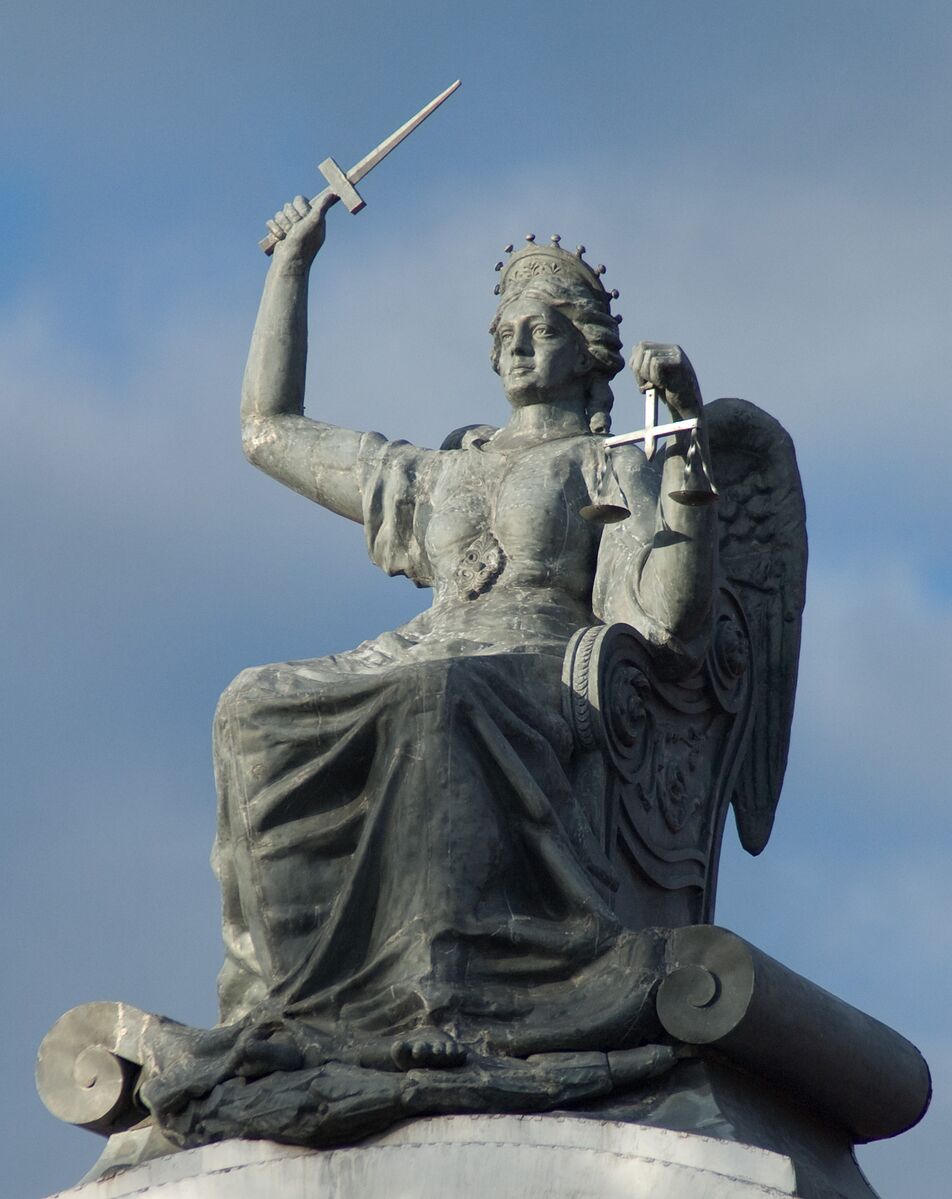 Немезида богиня статуя